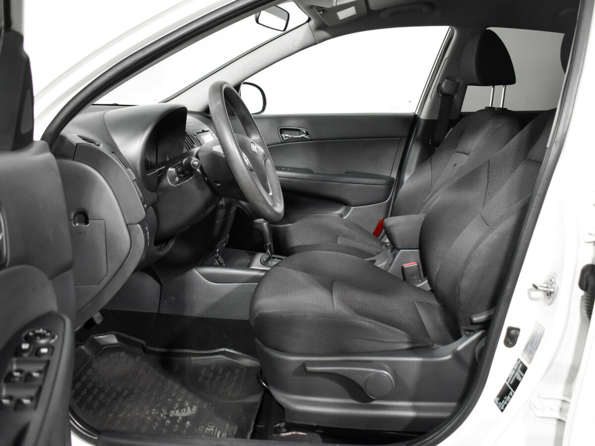 Hyundai i30 I Рестайлинг, 2011 Фото №8