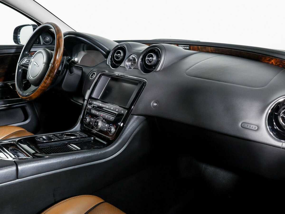 Jaguar XJ Long, 2017 Фото №6