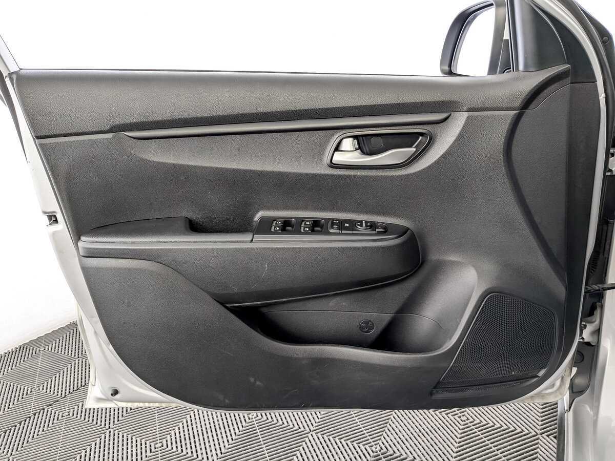 Kia Rio X-Line, 2020 Фото №17