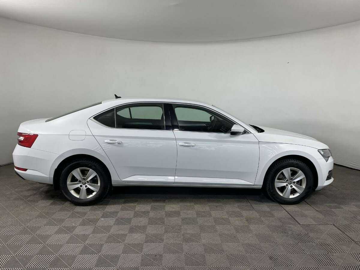 Skoda Superb, 2021 Фото №3