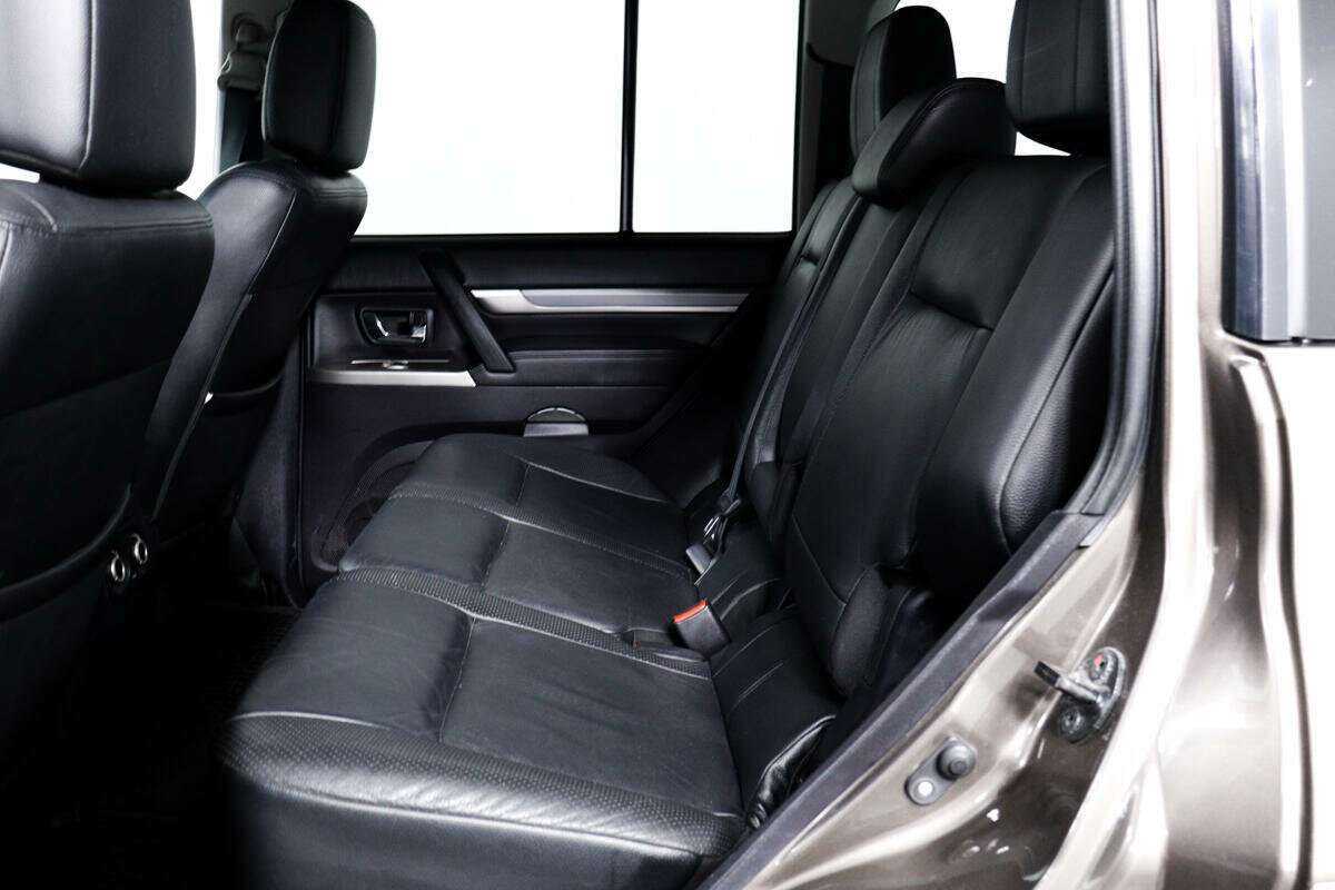 Mitsubishi Pajero, 2011 Фото №11