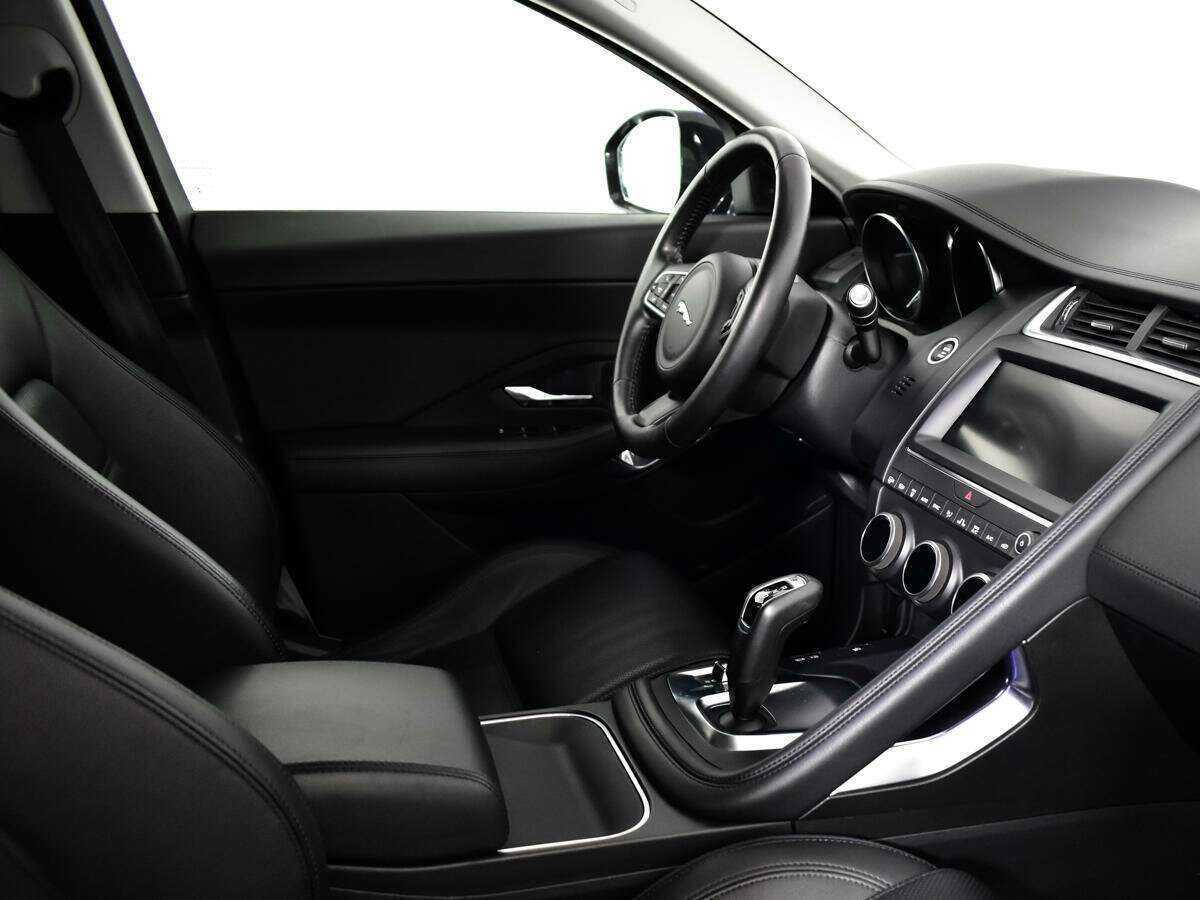 Jaguar E-Pace, 2018 Фото №7