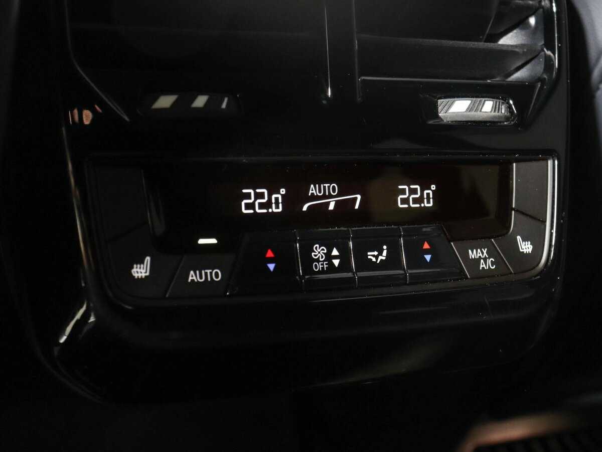 BMW iX xDrive50, 2022 Фото №31