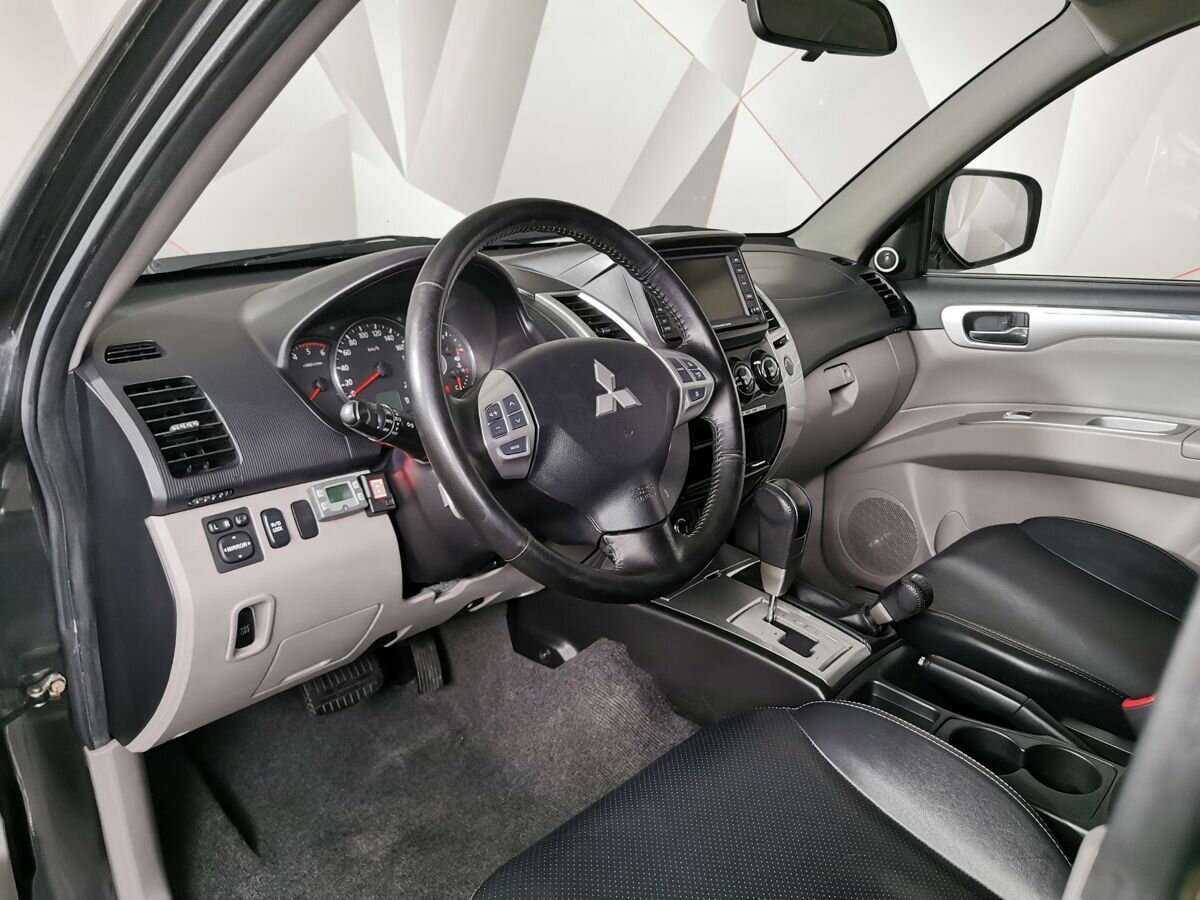 Mitsubishi Pajero Sport, 2011 Фото №15