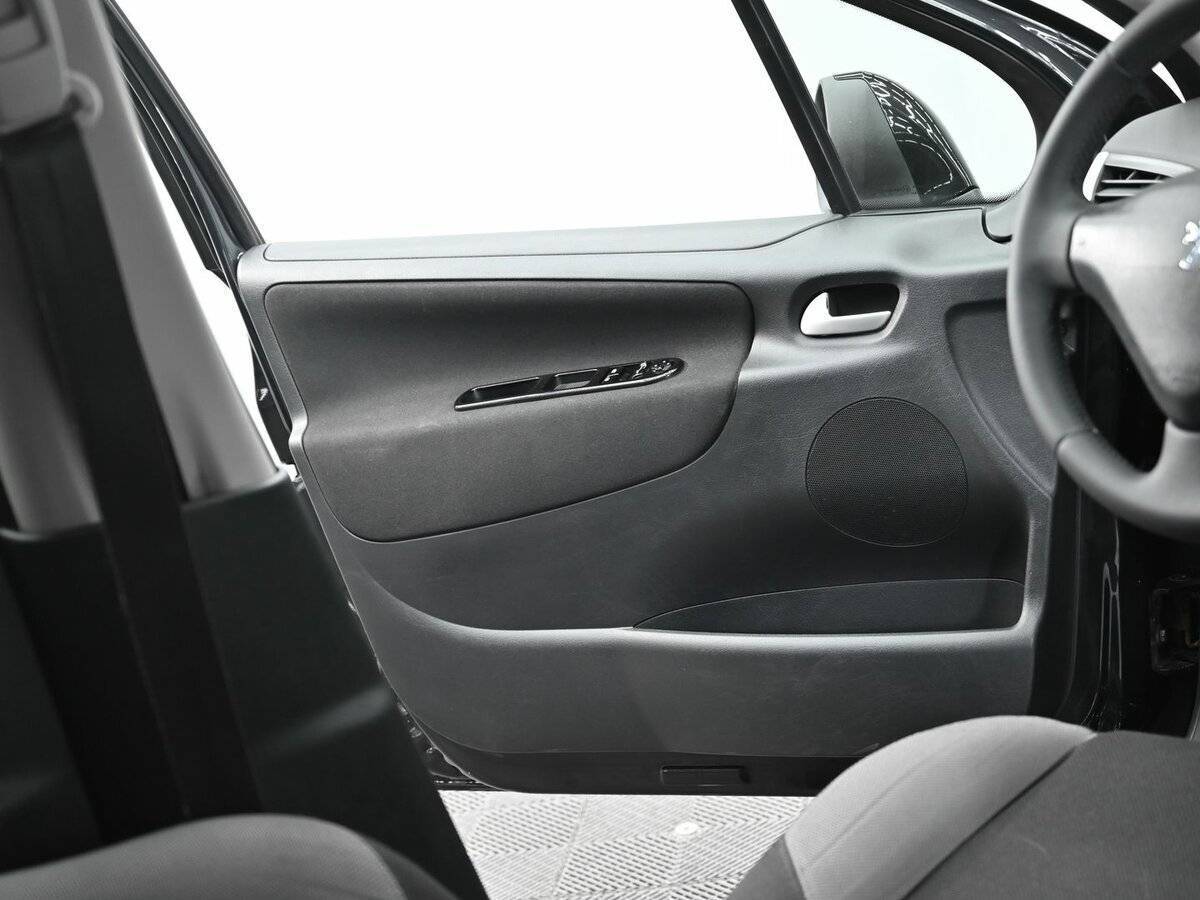 Peugeot 207, 2008 Фото №8