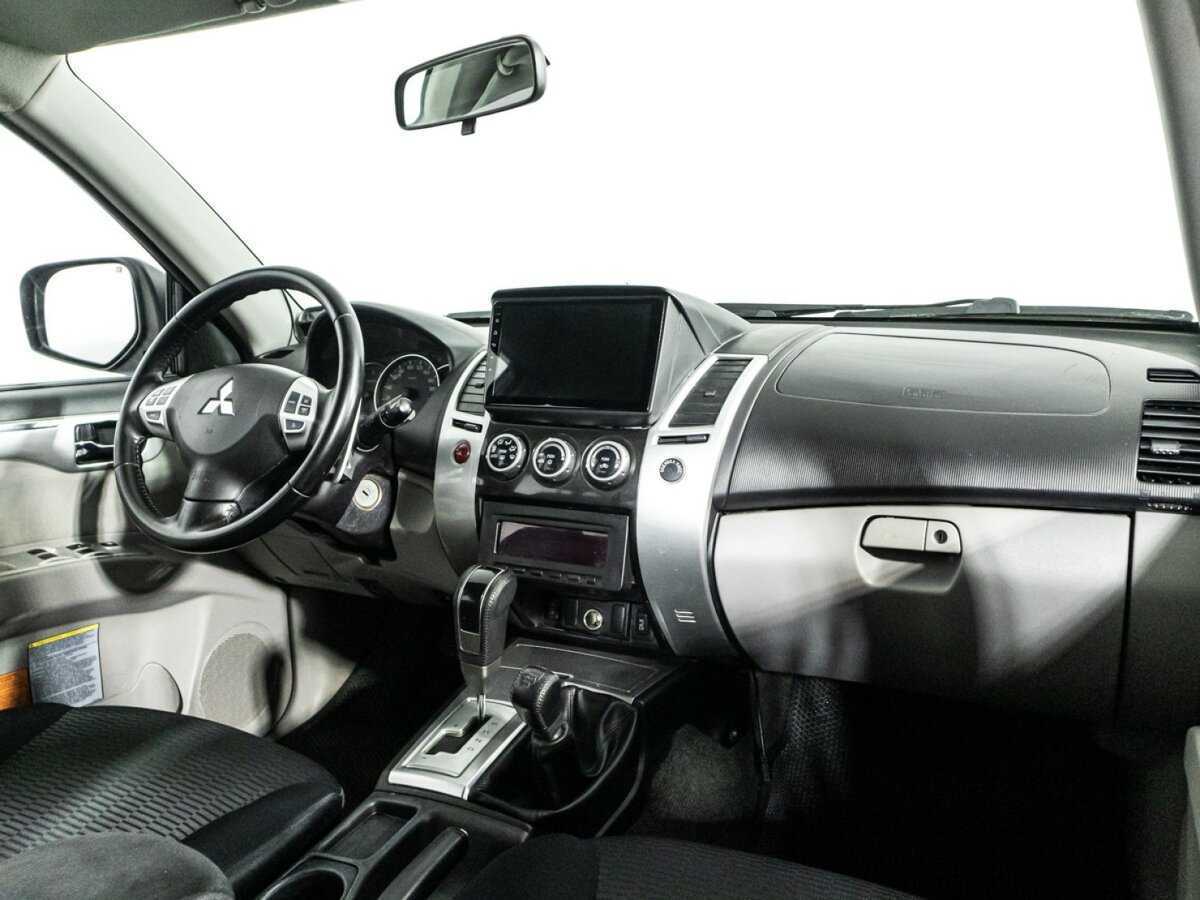 Mitsubishi Pajero Sport, 2013 Фото №9