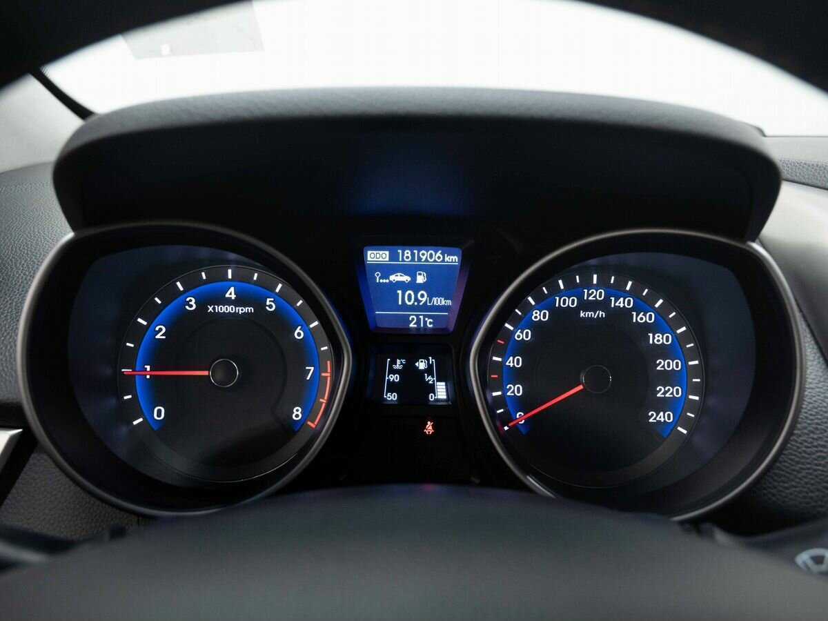 Hyundai i30, 2013 Фото №15