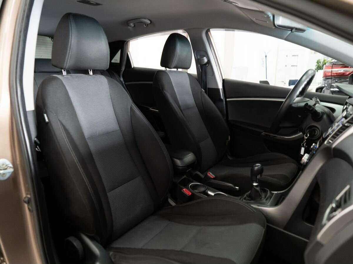 Hyundai i30, 2013 Фото №9