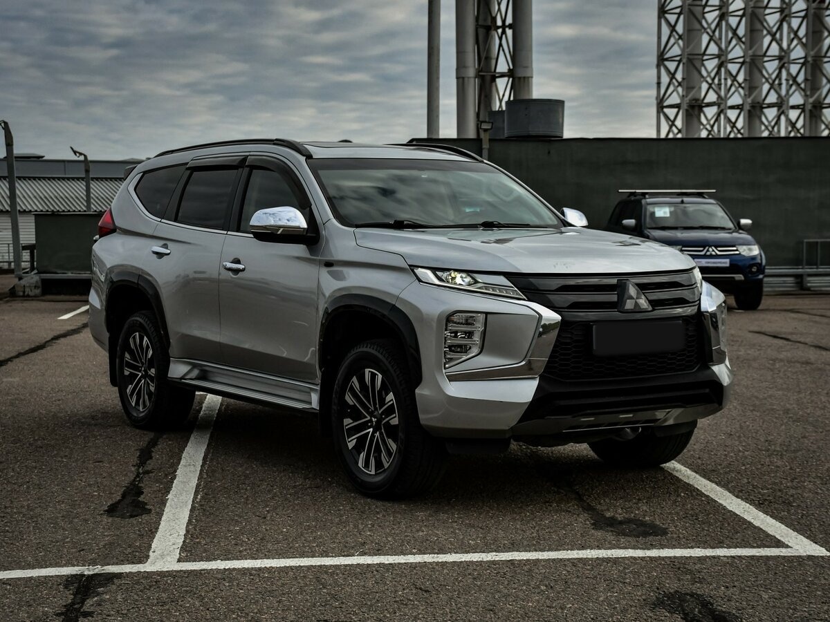 Mitsubishi Montero Sport III Рестайлинг, 2022 Фото №3