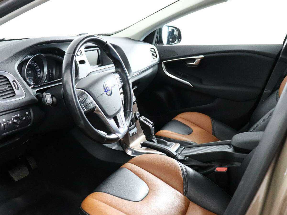 Volvo V40 Cross Country, 2015 Фото №8