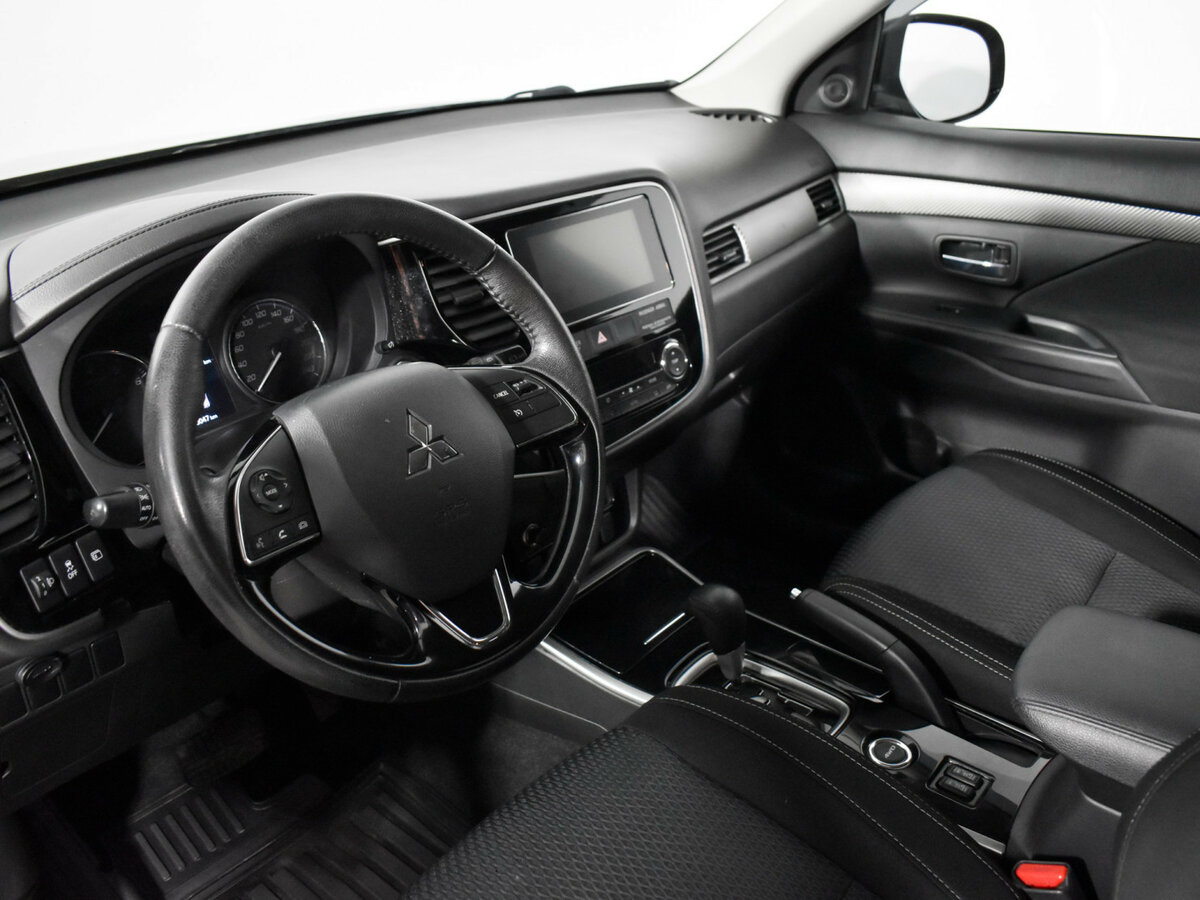 Mitsubishi Outlander III Рестайлинг 2, 2018 Фото №7