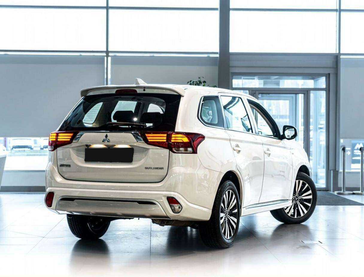 Mitsubishi Outlander, 2022 Фото №3