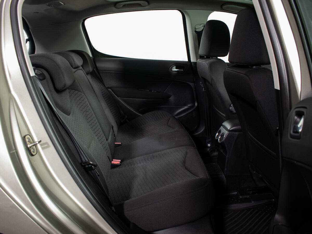 Peugeot 308, 2011 Фото №8