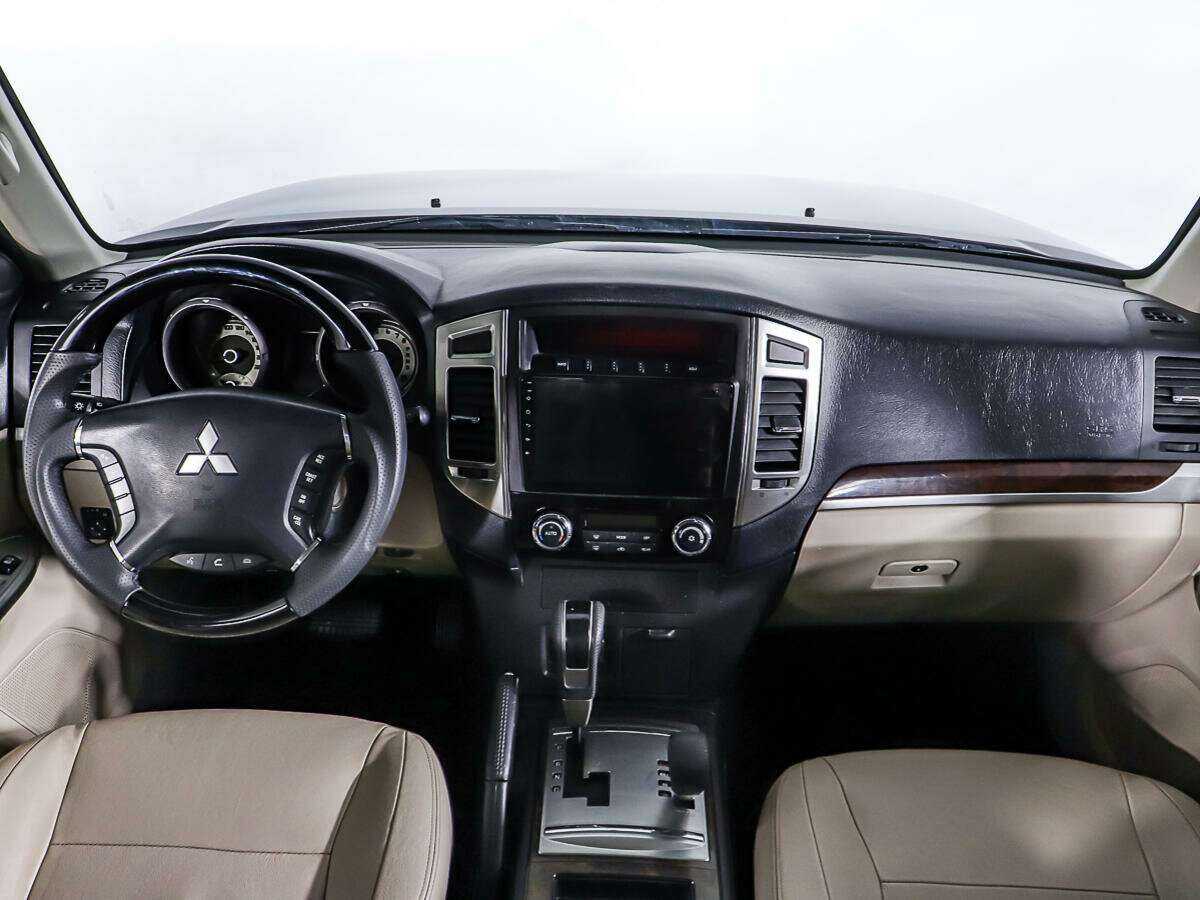 Mitsubishi Pajero, 2017 Фото №10