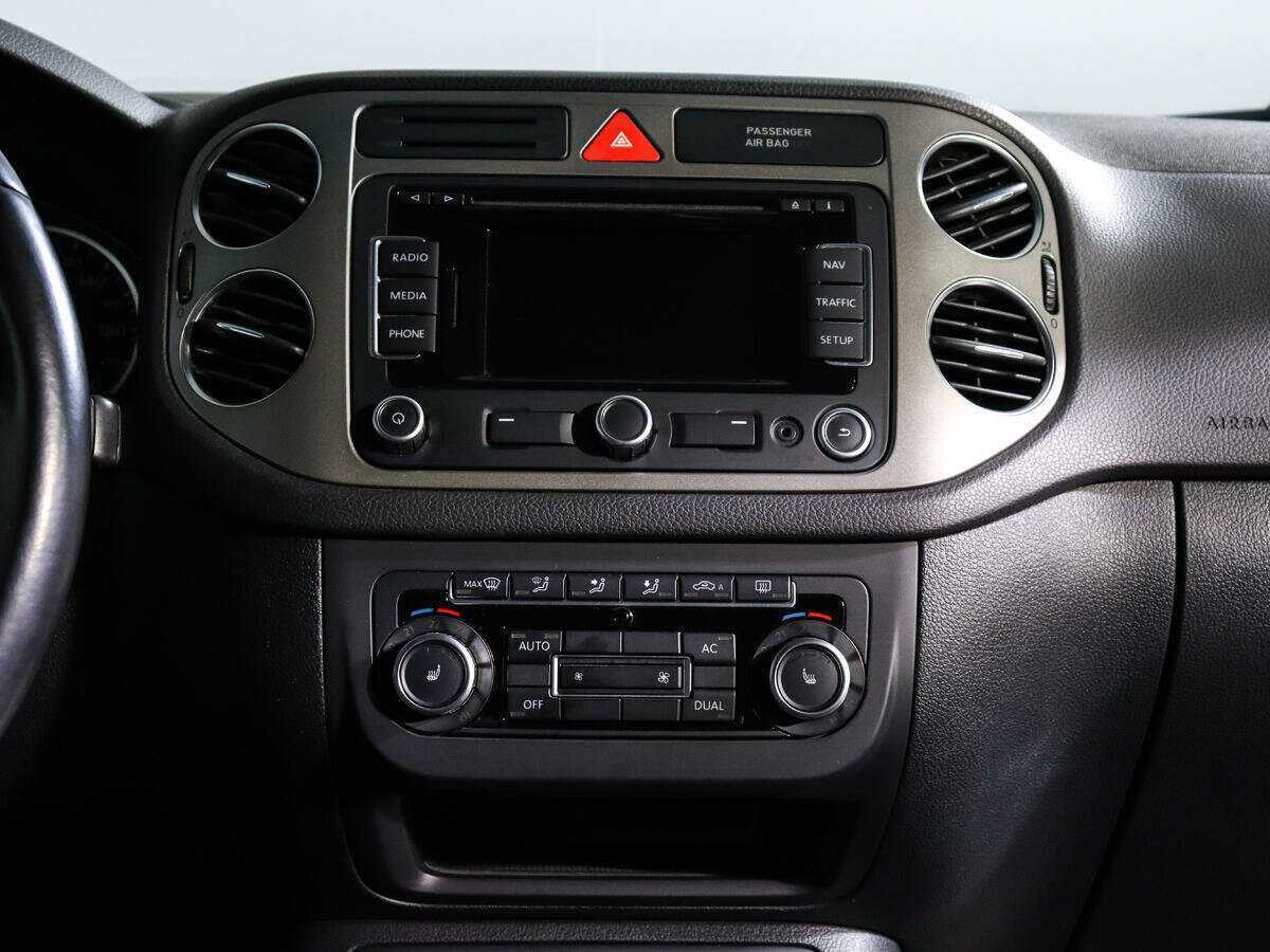 Volkswagen Tiguan, 2010 Фото №12