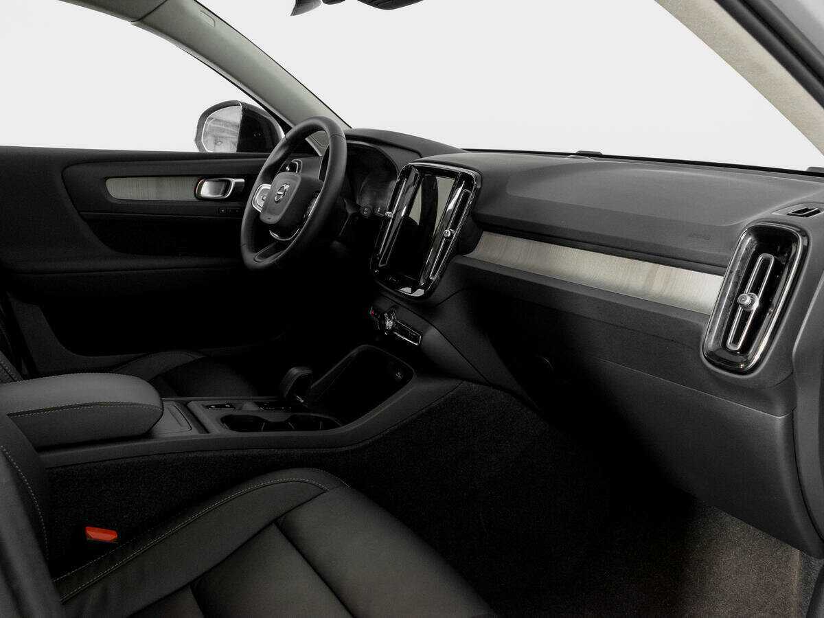 Volvo XC40, 2023 Фото №7