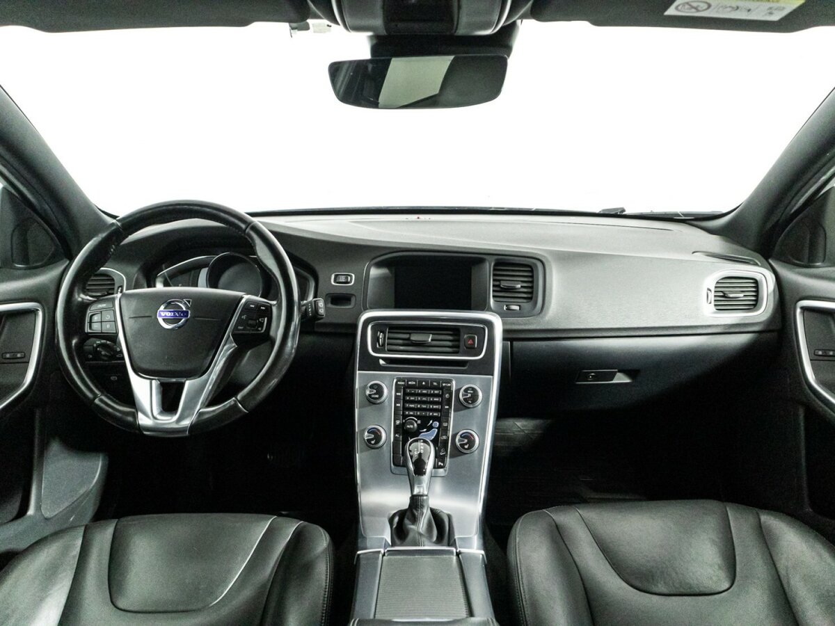 Volvo V60 Cross Country I, 2016 Фото №13
