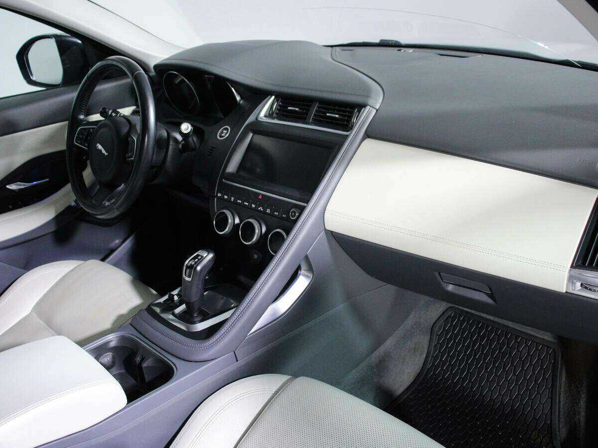 Jaguar E-Pace, 2018 Фото №7