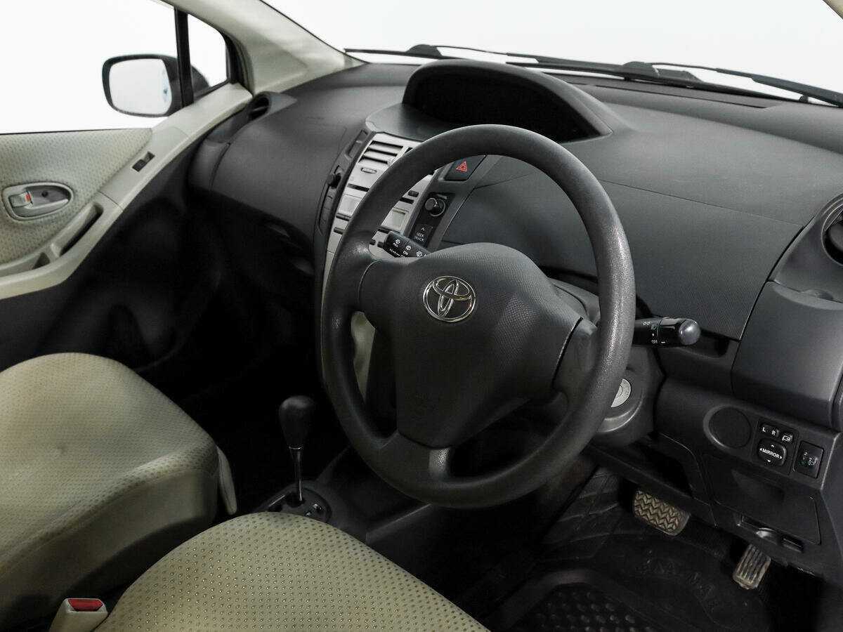 Toyota Vitz, 2005 Фото №9