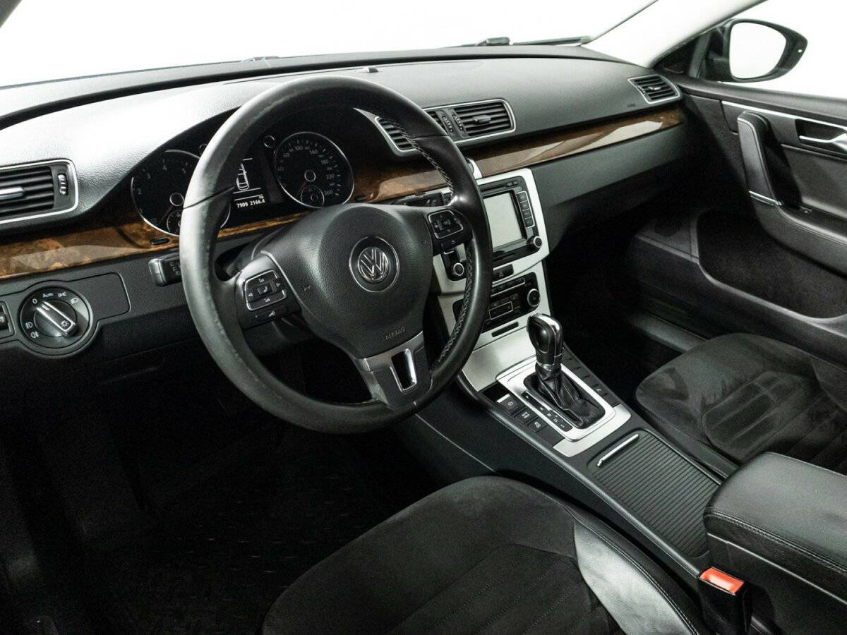 Volkswagen Passat, 2011 Фото №12