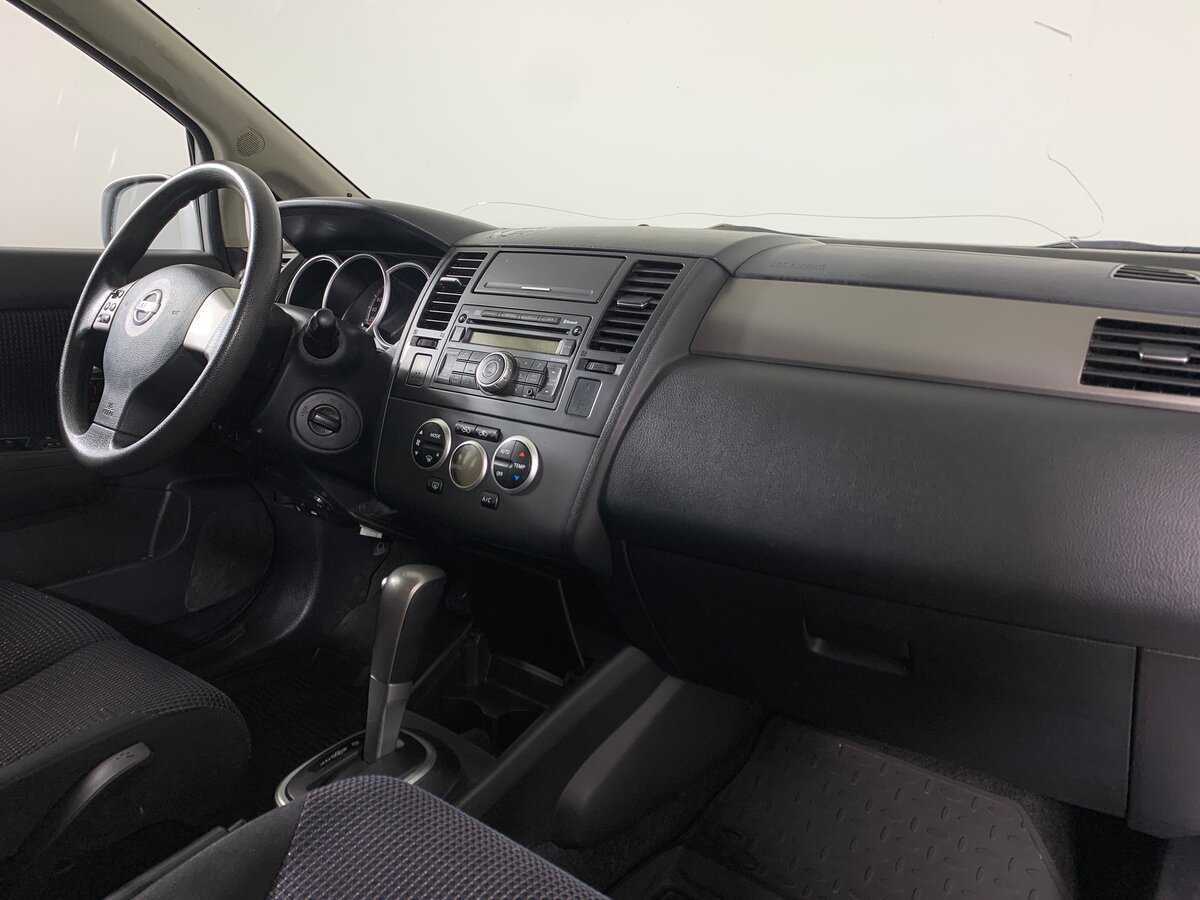Nissan Tiida, 2011 Фото №14