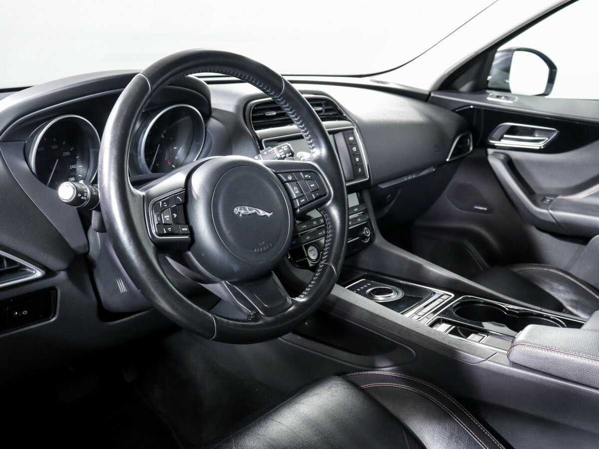 Jaguar F-Pace, 2017 Фото №14