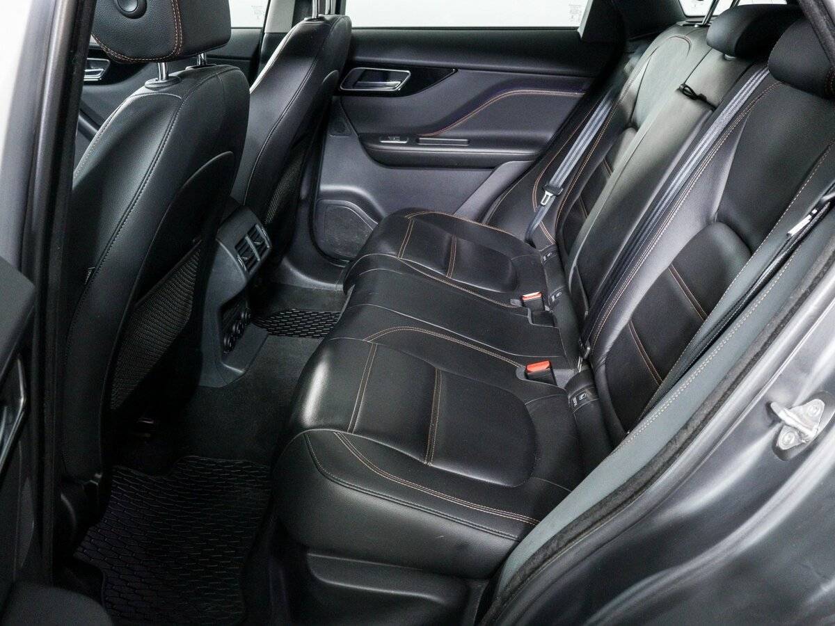 Jaguar F-Pace, 2018 Фото №7