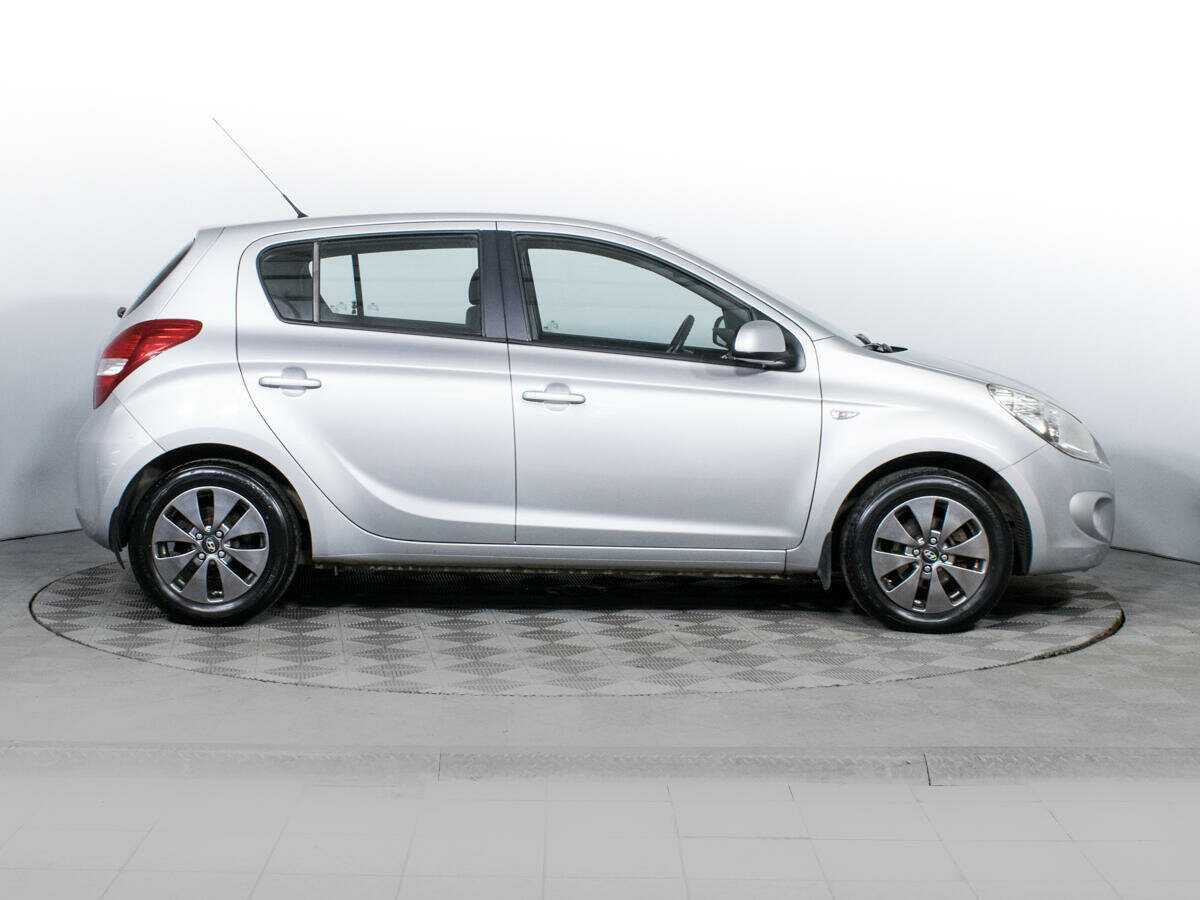 Hyundai i20, 2010 Фото №4