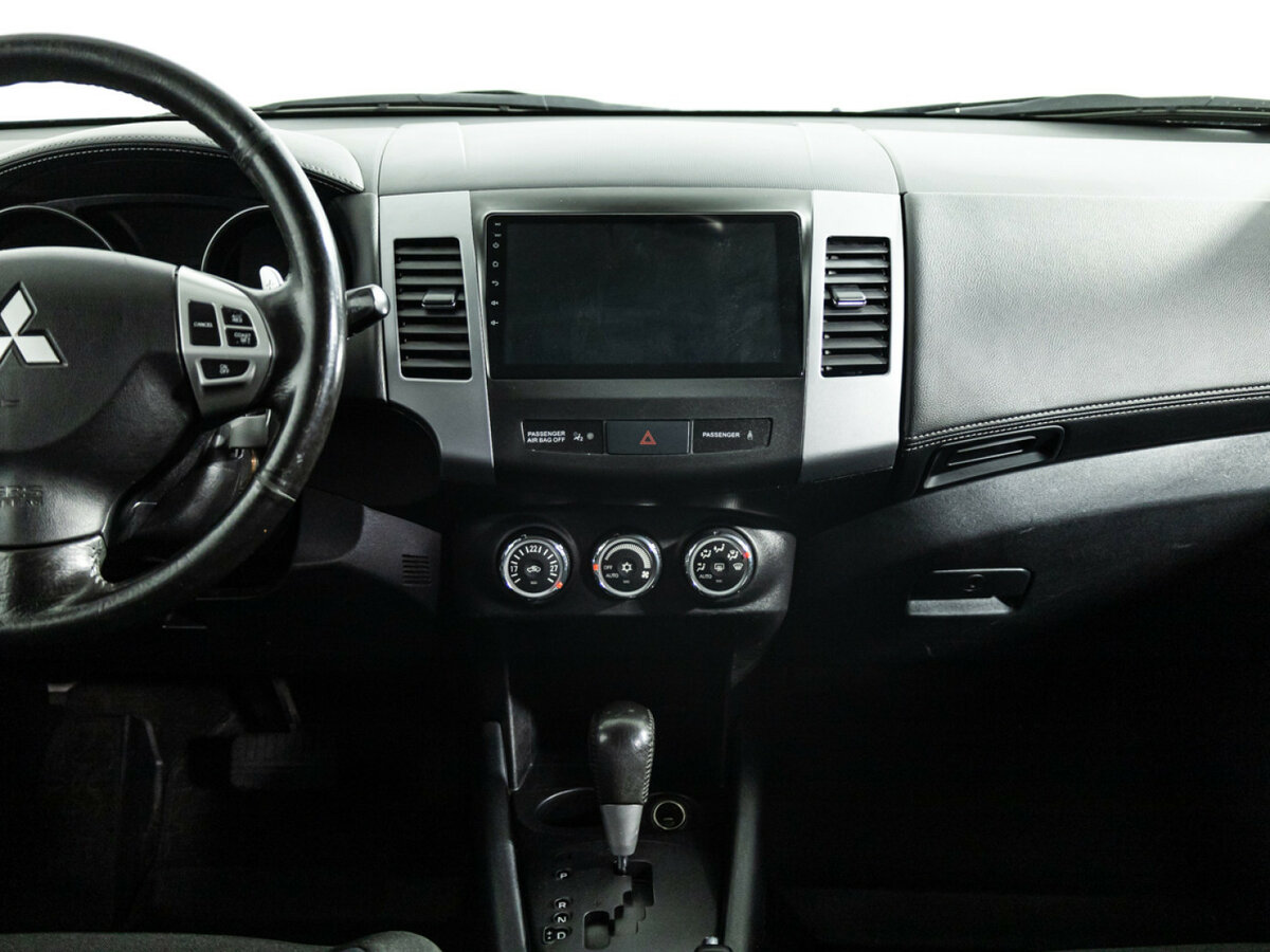 Mitsubishi Outlander II Рестайлинг, 2011 Фото №14