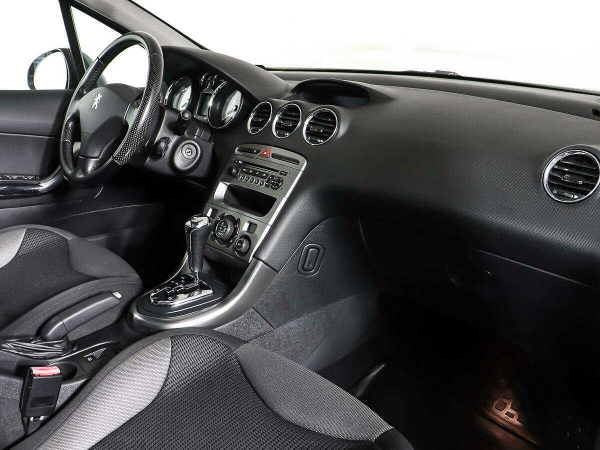 Peugeot 308, 2010 Фото №8