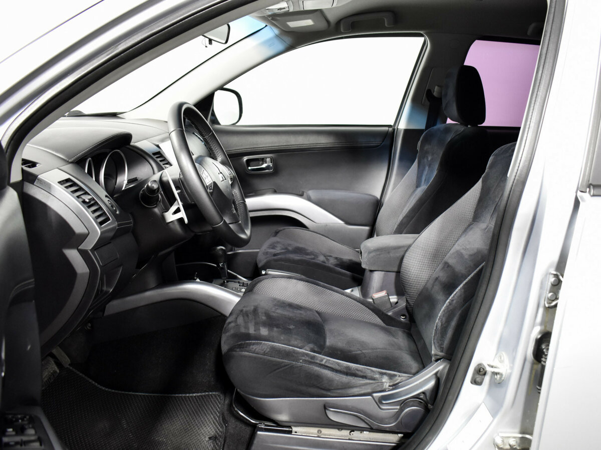 Mitsubishi Outlander II Рестайлинг, 2010 Фото №8