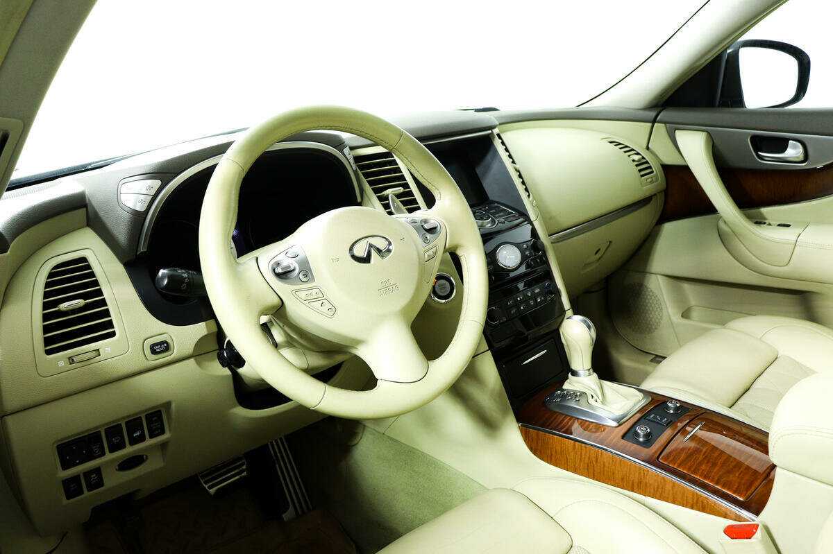 Infiniti FX30d, 2012 Фото №13