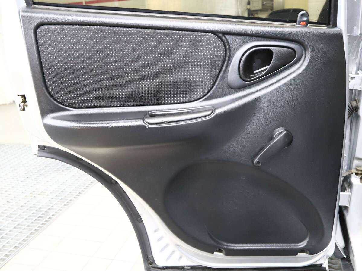 Chevrolet Niva, 2011 Фото №8