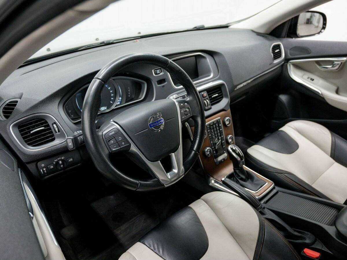 Volvo V40 Cross Country, 2015 Фото №11