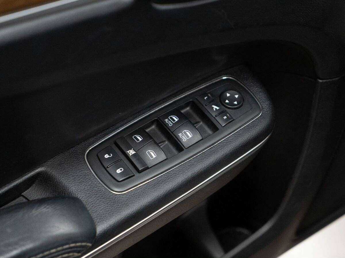 Chrysler 300C, 2012 Фото №14