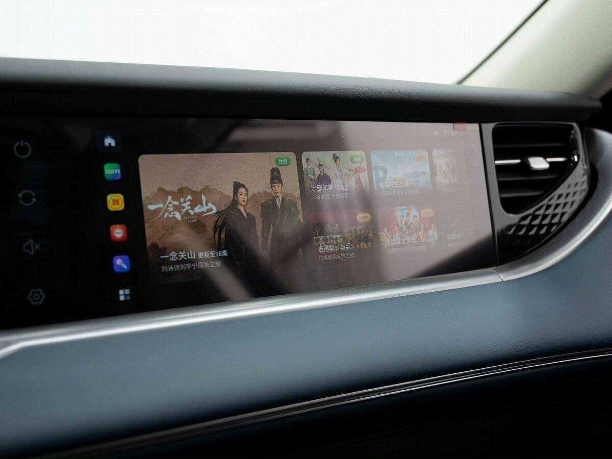 Voyah Free, 2023 Фото №12