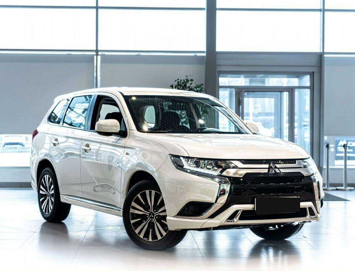 Mitsubishi Outlander, 2022 - 235 км. | Фото №2