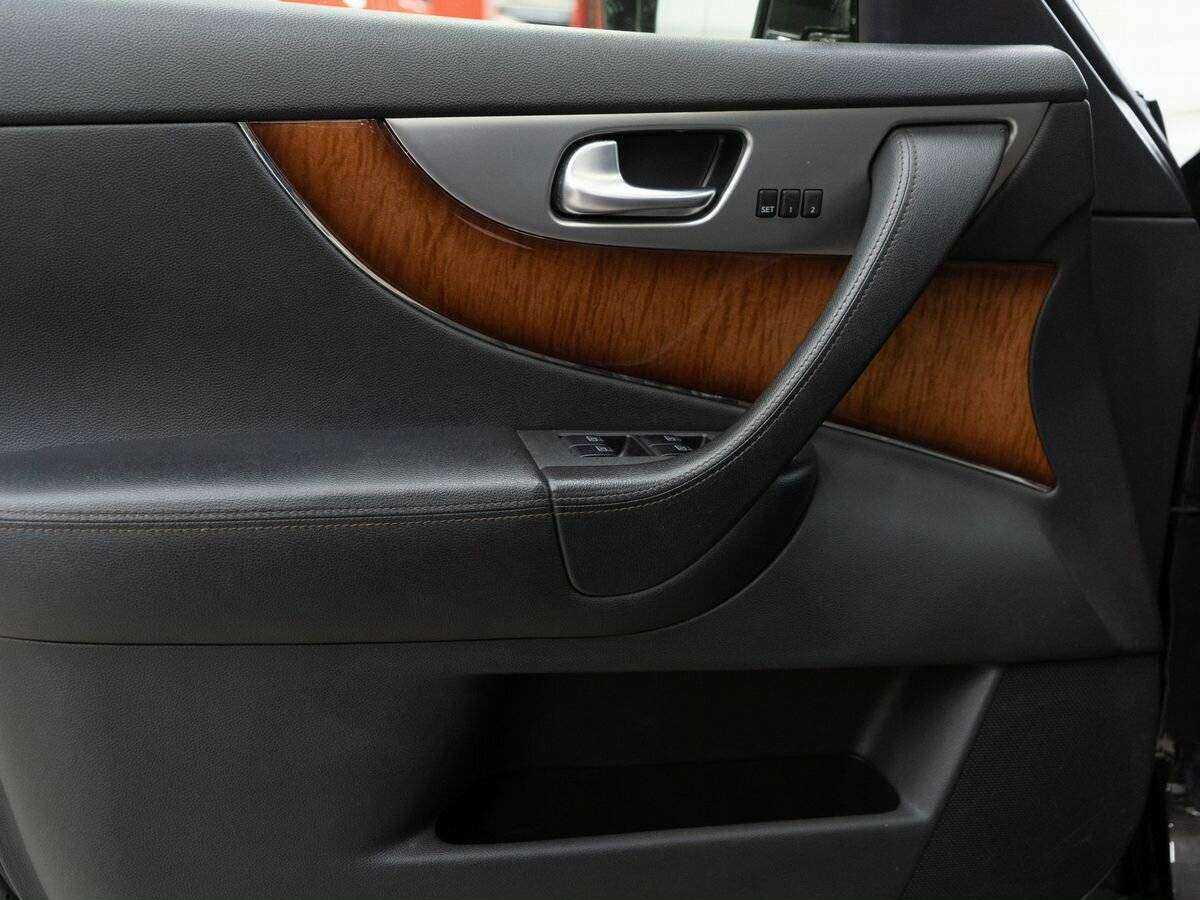 Infiniti FX37, 2011 Фото №16