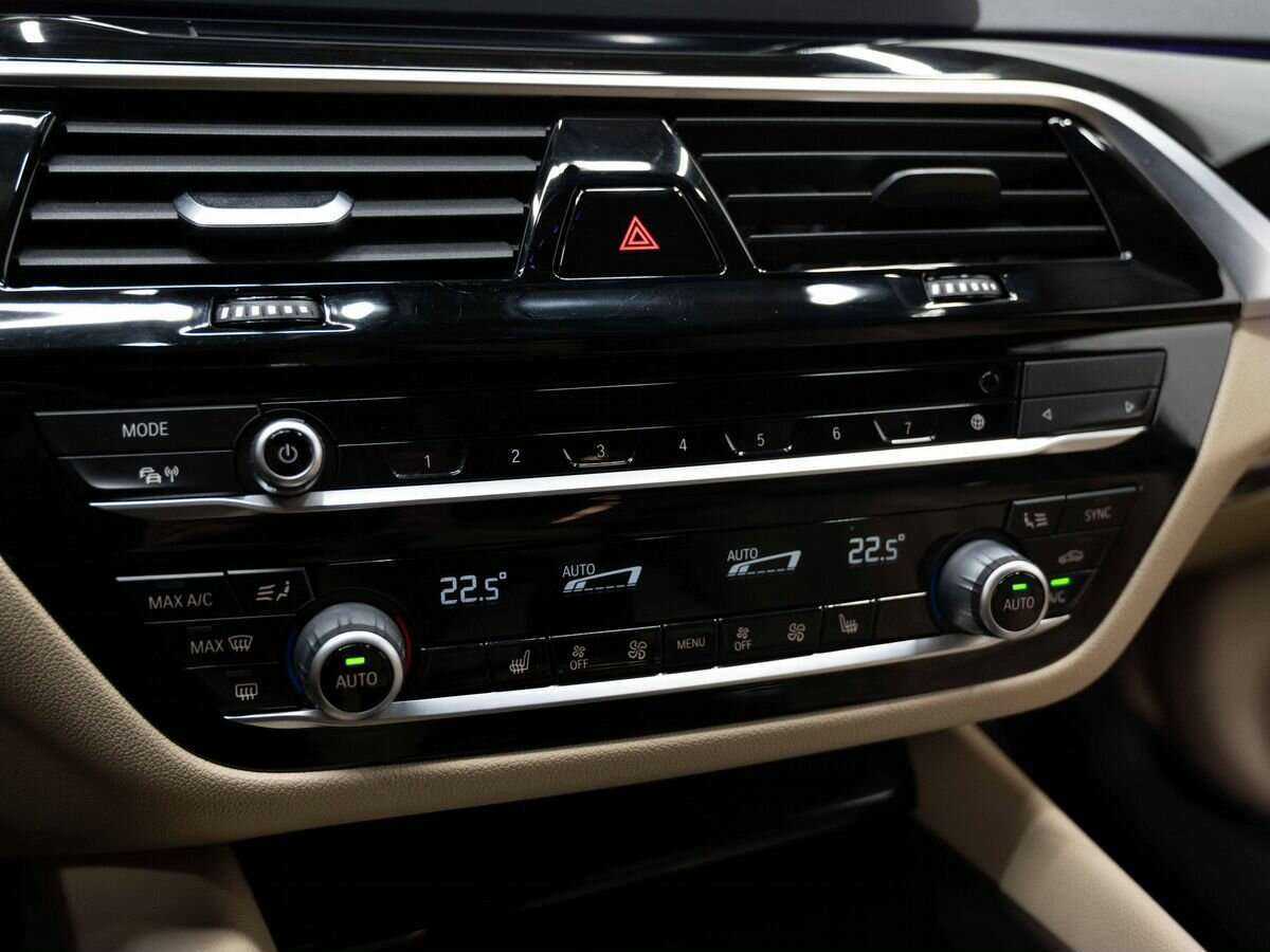 BMW 5 серии 520d xDrive, 2018 Фото №20