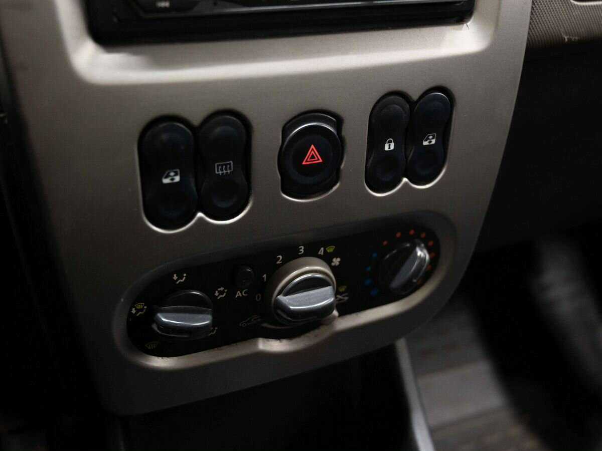 Renault Logan, 2010 Фото №17