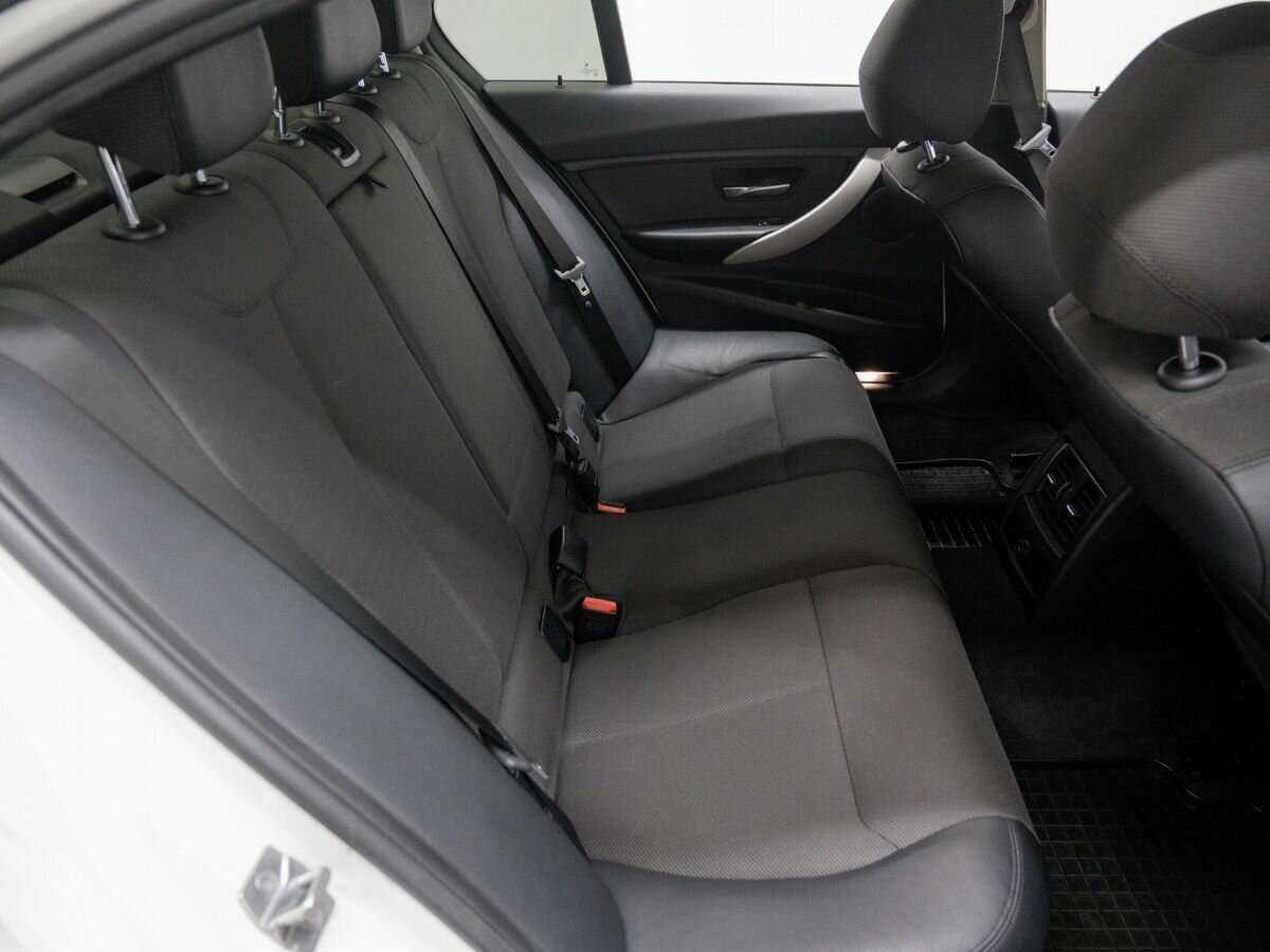 BMW 3 серии 318i, 2016 Фото №9