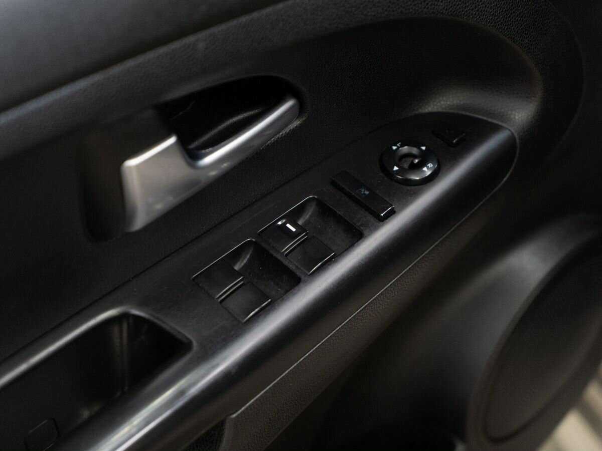 Kia Venga, 2011 Фото №18