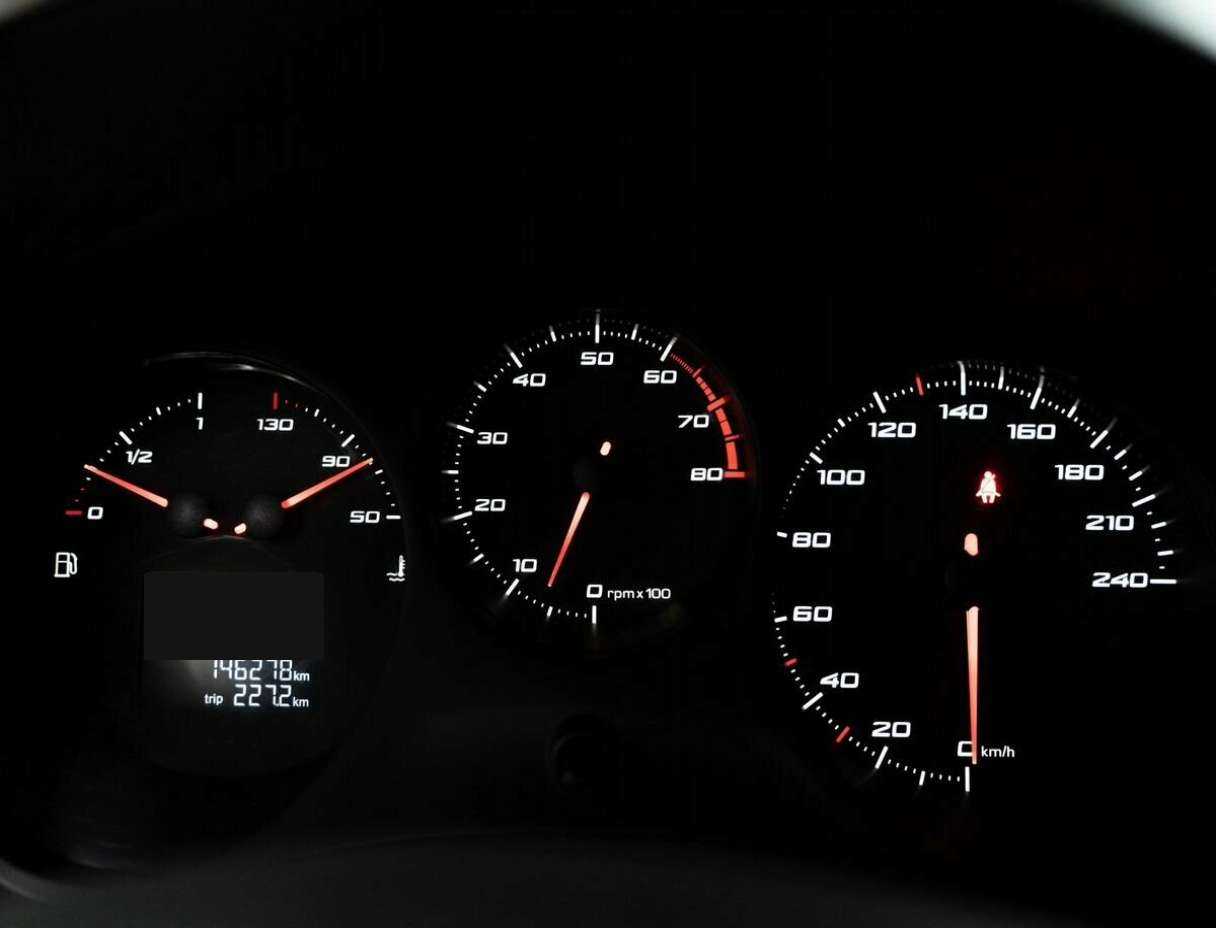 SEAT Leon, 2011 Фото №12