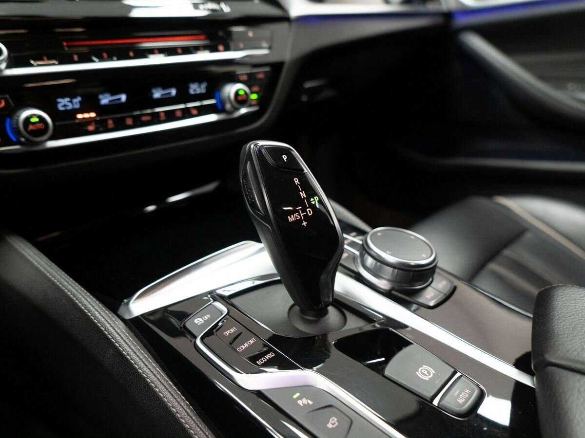 BMW 5 серии 530d xDrive, 2018 Фото №14