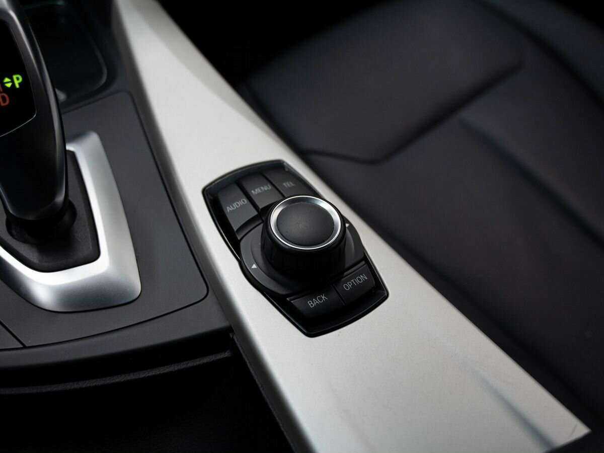 BMW 3 серии 318i, 2016 Фото №18