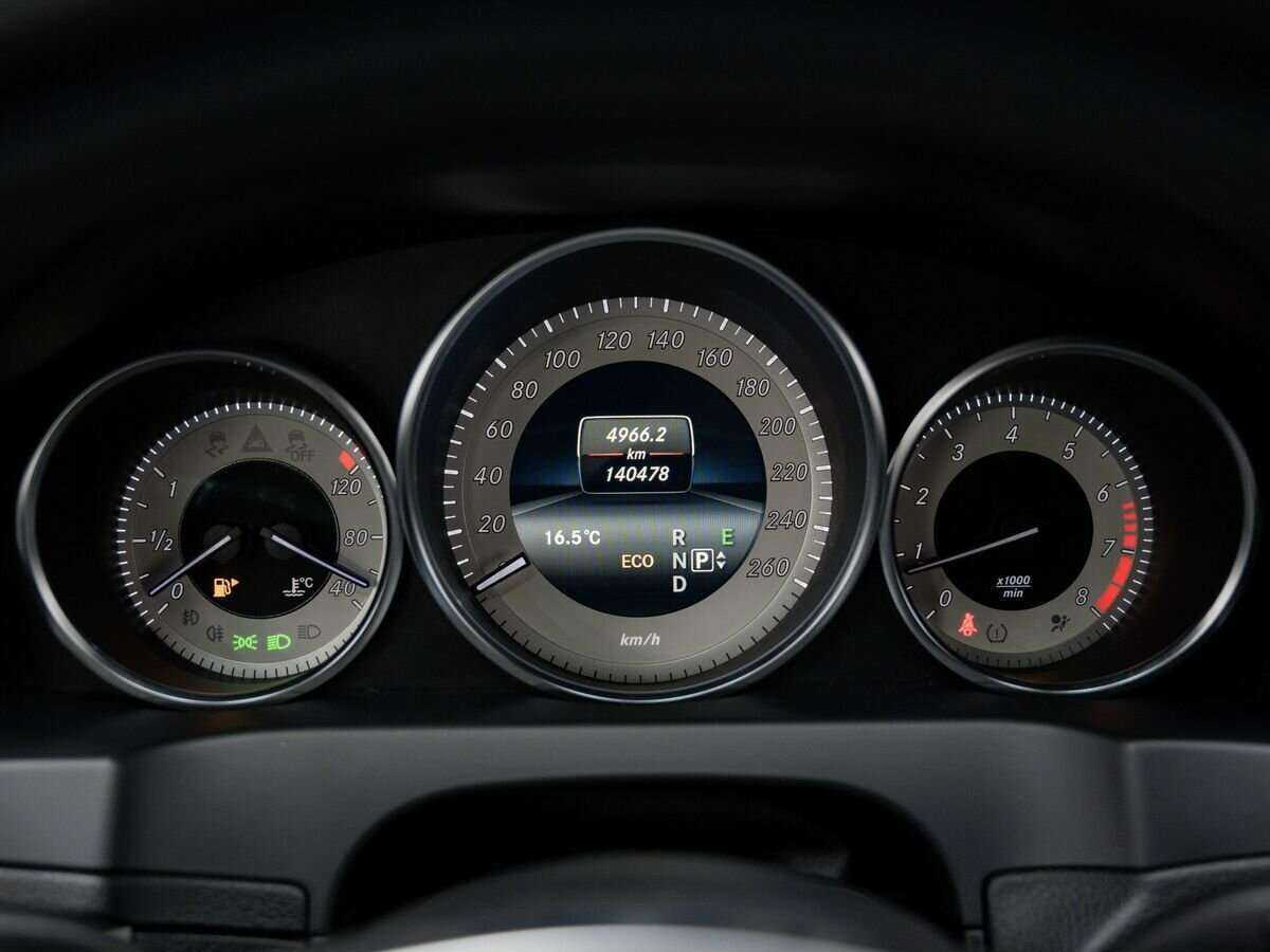 Mercedes-Benz E-Класс 200, 2014 Фото №23