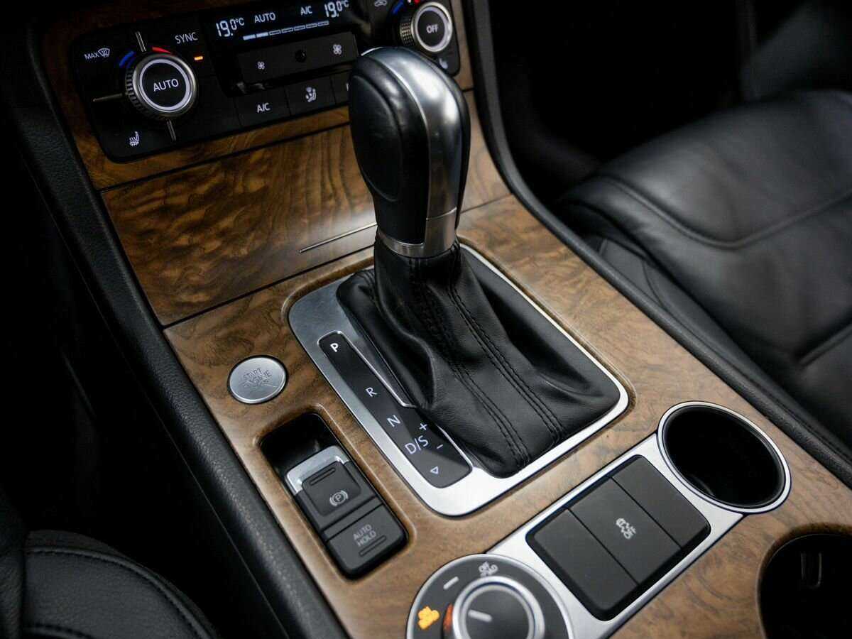 Volkswagen Touareg, 2015 Фото №21