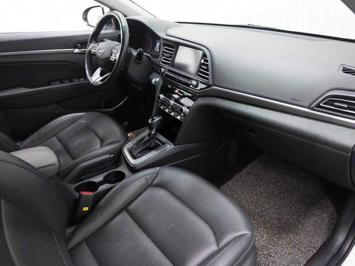 Hyundai Avante, 2018 Фото №11