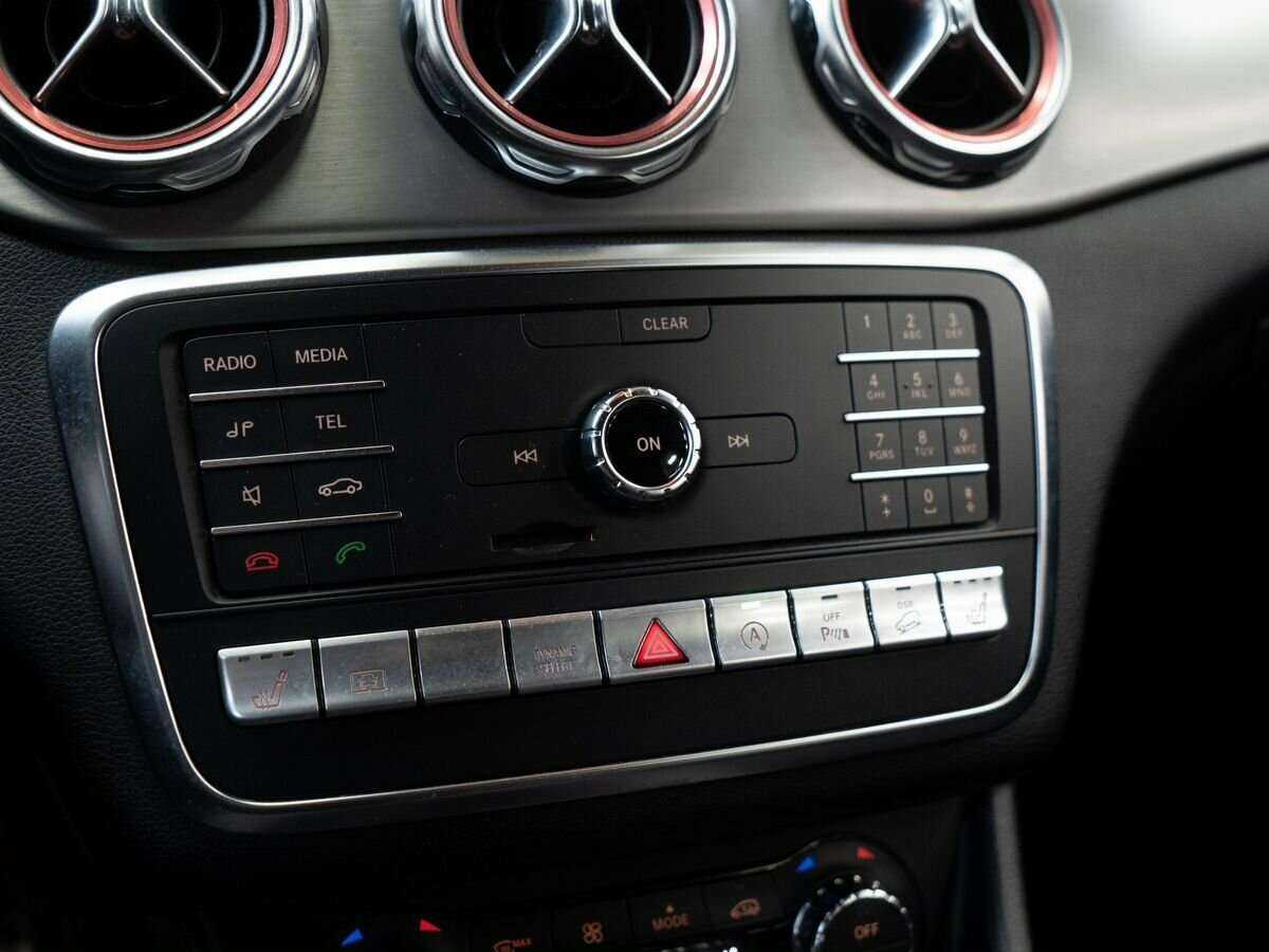 Mercedes-Benz GLA 250, 2017 Фото №17