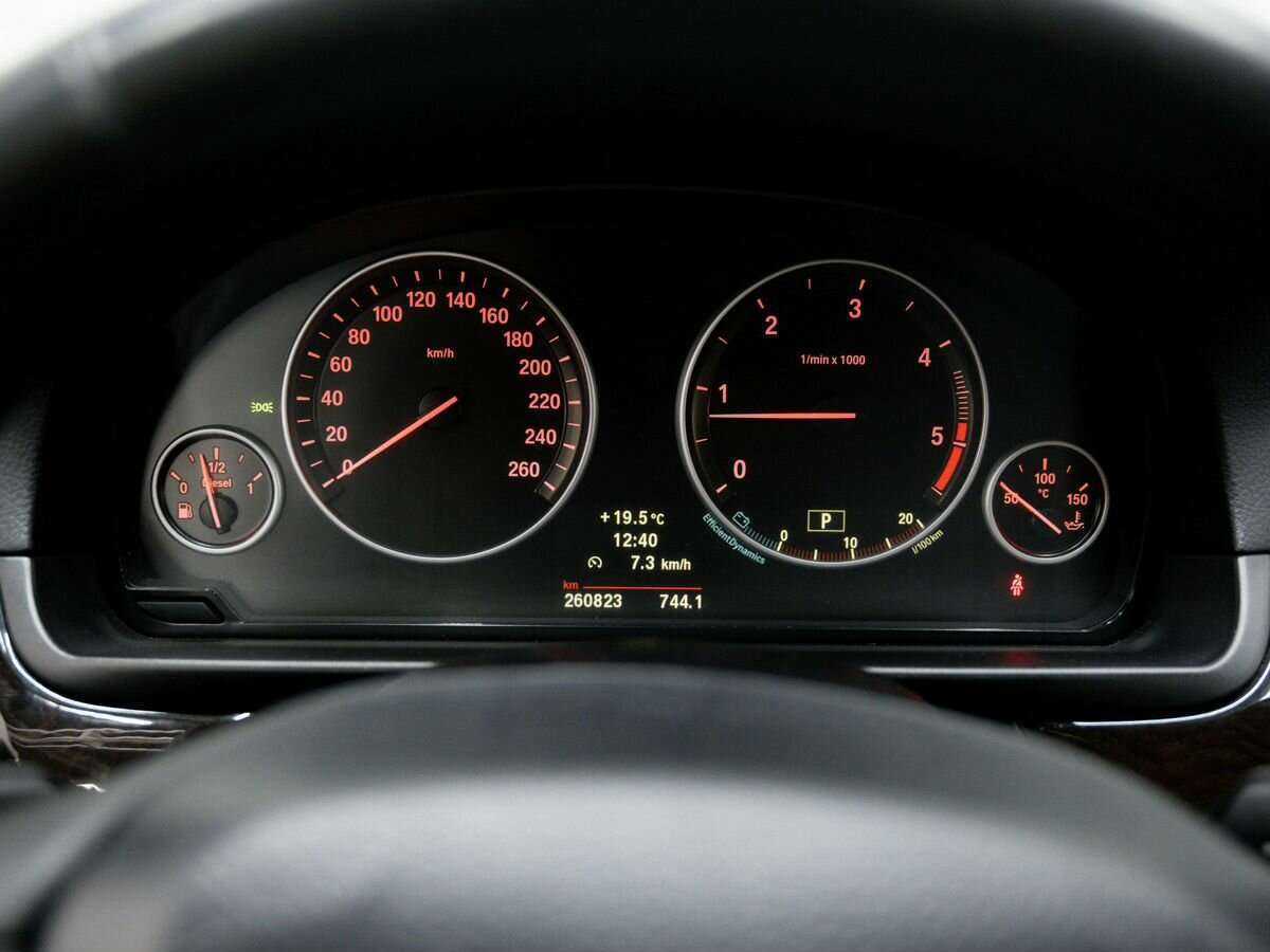 BMW 5 серии 525d, 2011 Фото №24